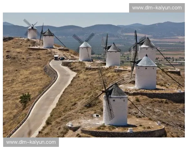 红色快车遭遇百万富翁：当安第斯高原的坚韧碰撞拉普拉塔河的华丽